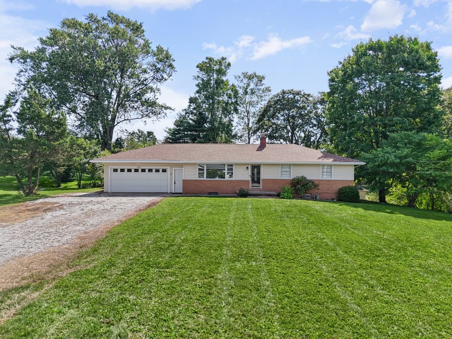 Real estate photo of 1264 Everbright Dr, Uniontown, Ohio
