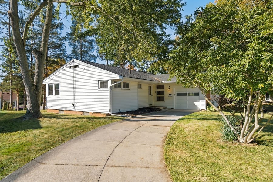 Real estate photo of 1908 Valley Road, Cuyahoga Falls, Ohio